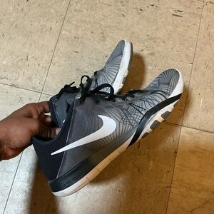 Nike Men’s Gray & Black Athletic Training Shoes with White Swoosh